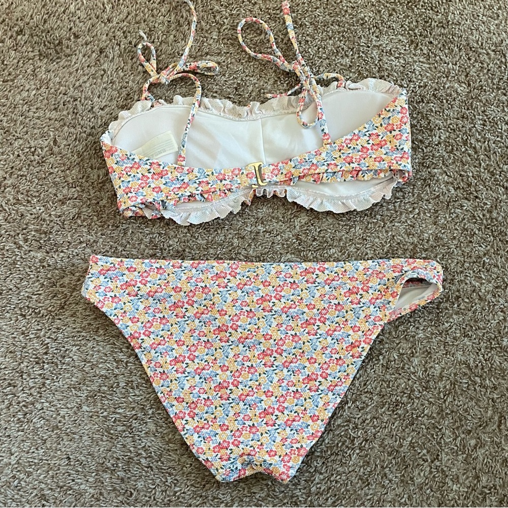 Hollister White Floral Bikini Set - Picture 2 of 3